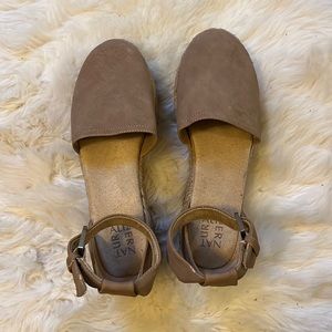 Tan Naturalizer Espadrille Sandals